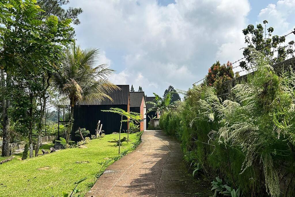 Bango Cabins Loft-2 Rooms Puncak Esterno foto