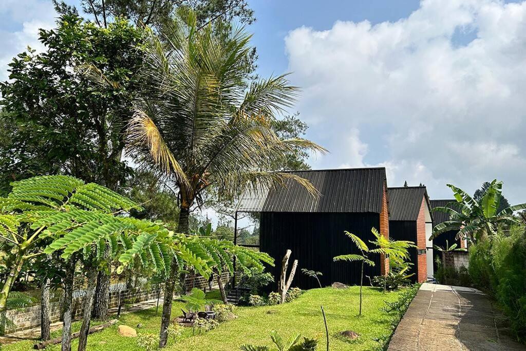 Bango Cabins Loft-2 Rooms Puncak Esterno foto
